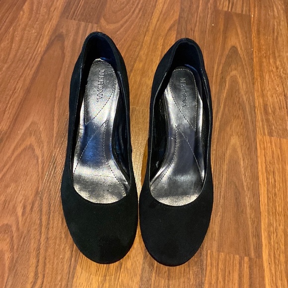 BLACK WEDGE HIGH HEELS - Picture 2 of 4